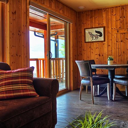 Wild Renfrew Seaside Cottages Port Renfrew Rum bild